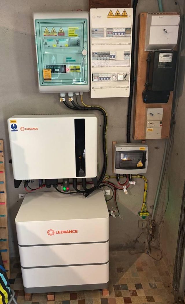 Installation panneaux photovoltaïques et batterie